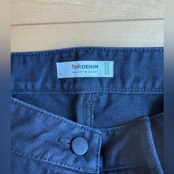 Denim black skirt - Picture 2 of 3